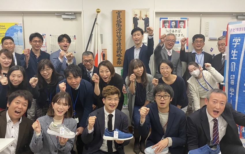 マドラス株式会社様から寄附付シューズが発売されました!